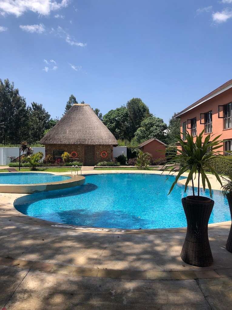 Hunters Paradise Cottages - 3+-Star Hotel with Pool and Spa